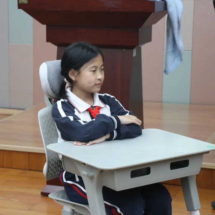 快樂學(xué)習(xí)，健康午休 | 博士有成午休課桌椅走進莞城中心小學(xué)(圖7)